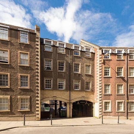 The Wee Highland Coo Apartment Edinburgh Exterior photo